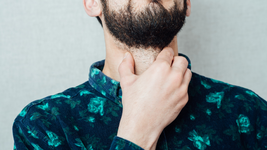 Kurkkukipu on oire nielutulehduksesta, joka johtaa kovaan kurkkukipuun ja myös nielemisvaikeuksiin nielun kivun ja turvotuksen vuoksi. Kuva: Shutterstock